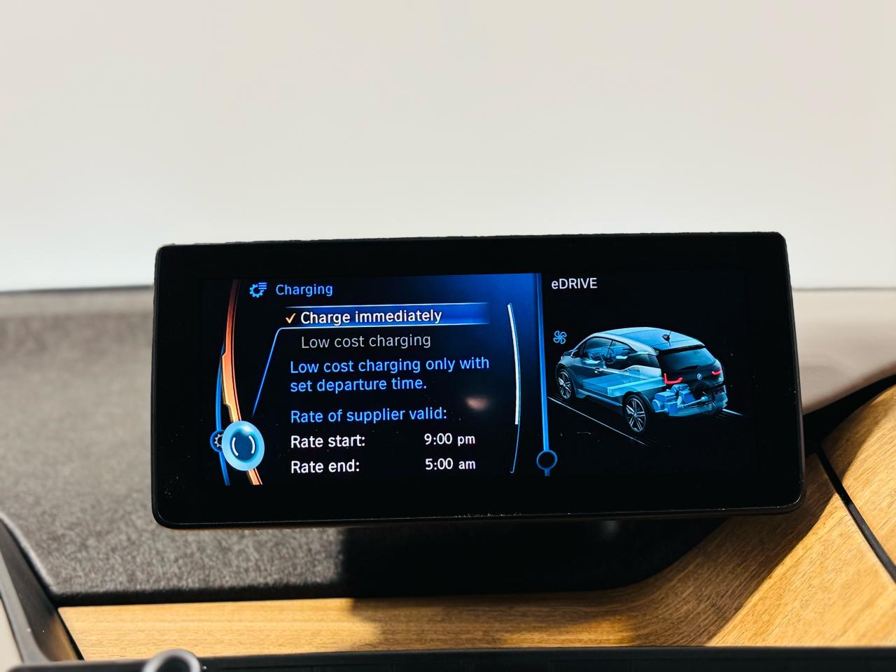 2017 BMW i3 w/Range Extender - Photo #18