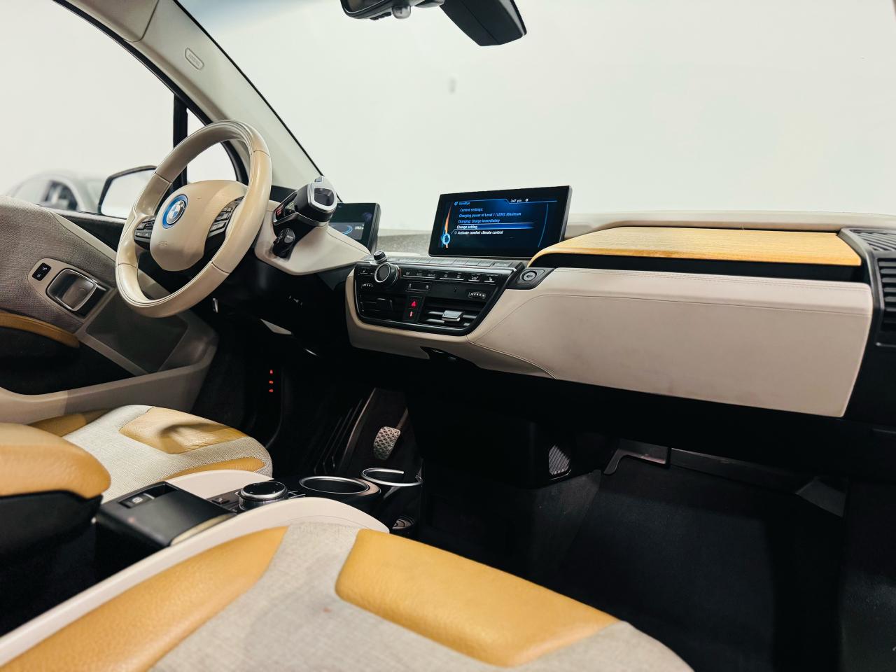 2017 BMW i3 w/Range Extender - Photo #28