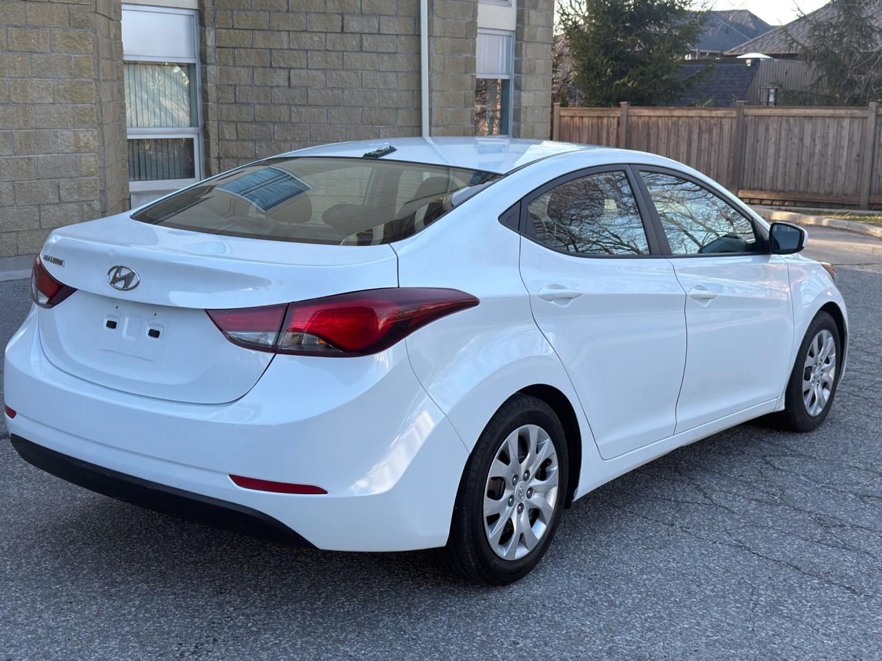 2016 Hyundai Elantra 4dr Sdn Man GL - Photo #5