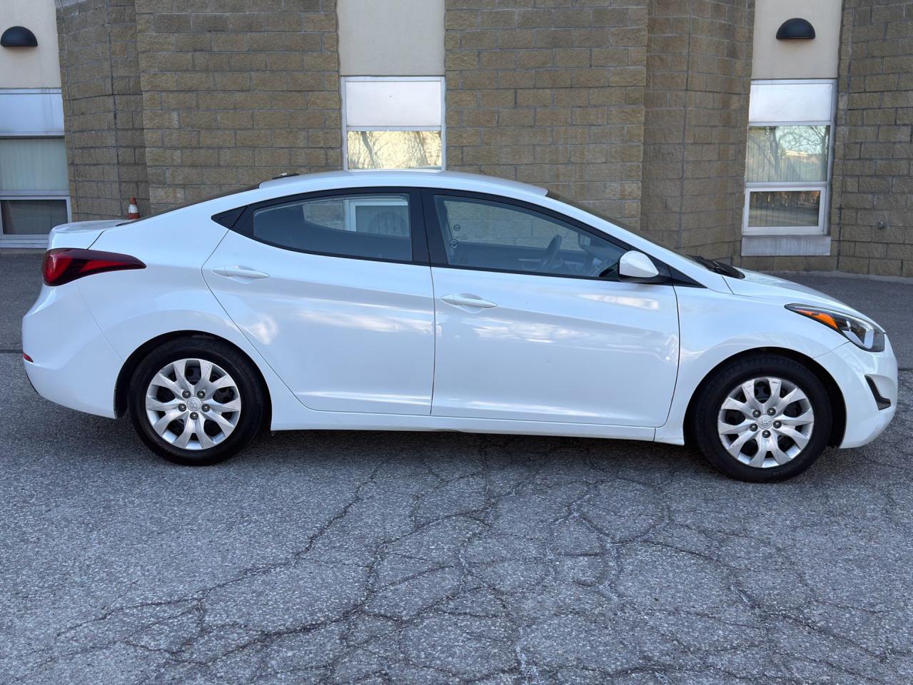 2016 Hyundai Elantra 4dr Sdn Man GL - Photo #4
