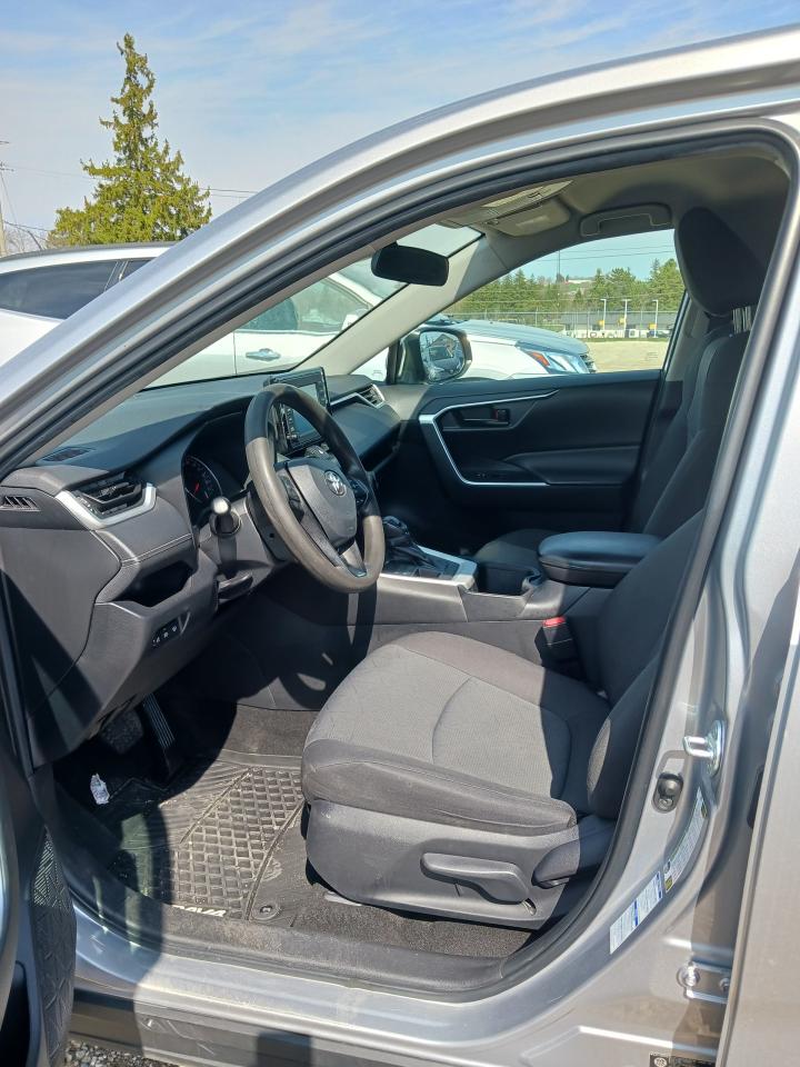 2022 Toyota RAV4 LE AWD - Photo #5