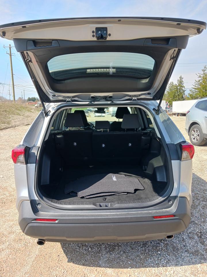2022 Toyota RAV4 LE AWD - Photo #11