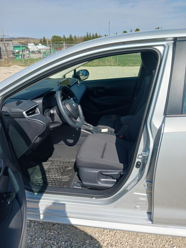 2025 Toyota Corolla LE - Photo #5