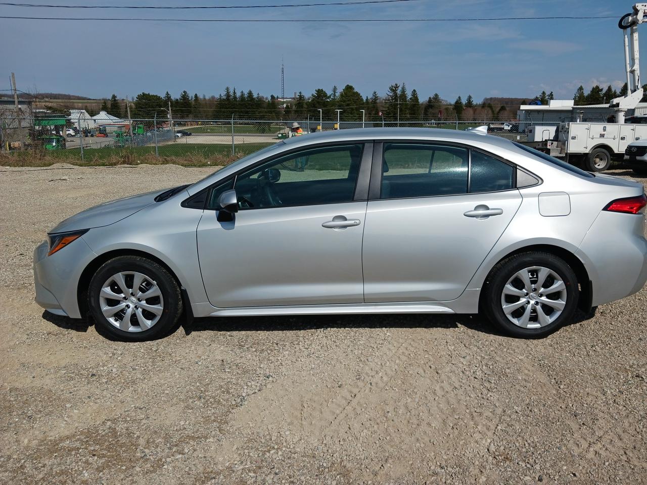 2025 Toyota Corolla LE - Photo #4
