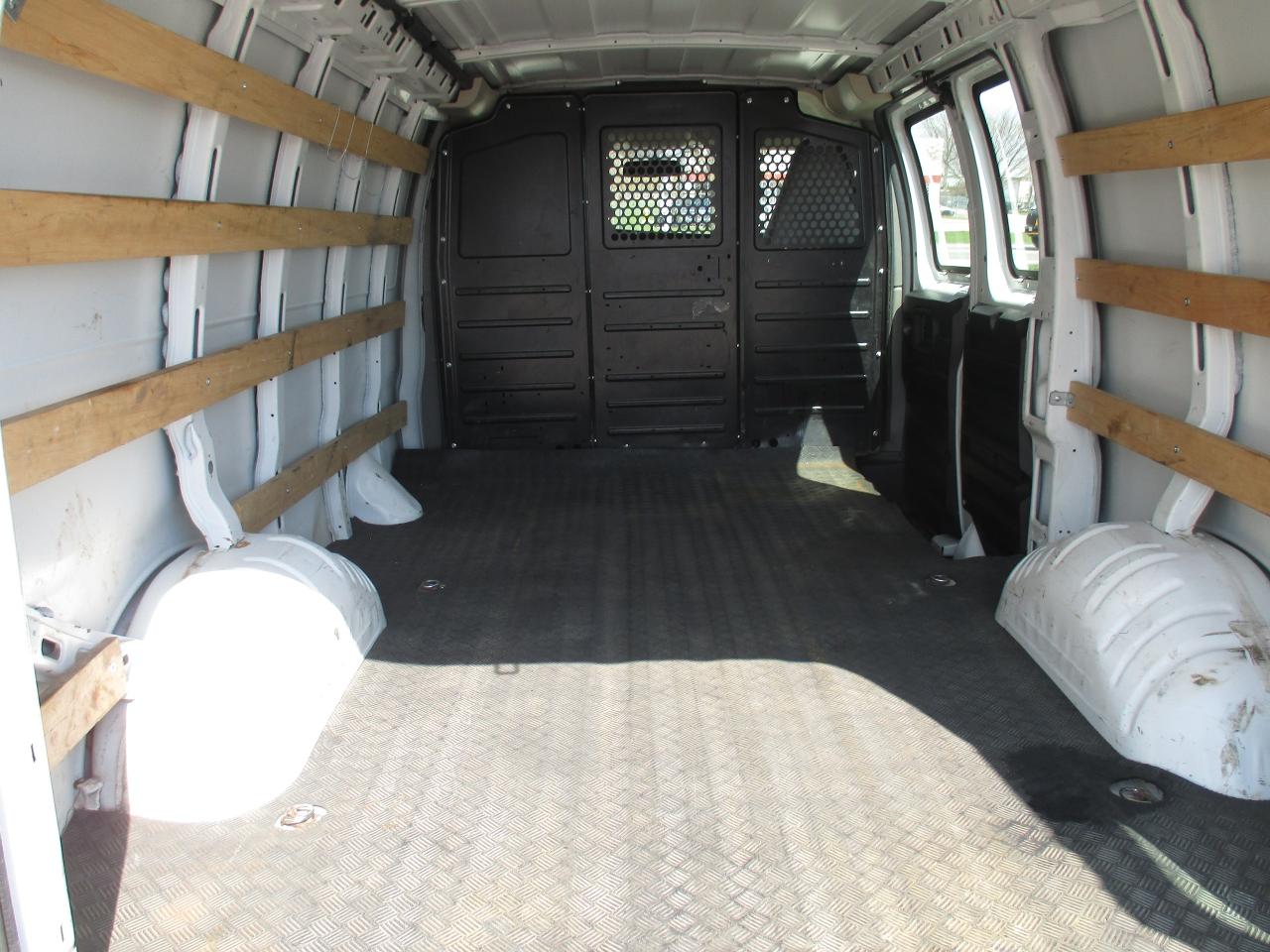 2019 GMC Savana 2500 RWD 2500 135" - Photo #7