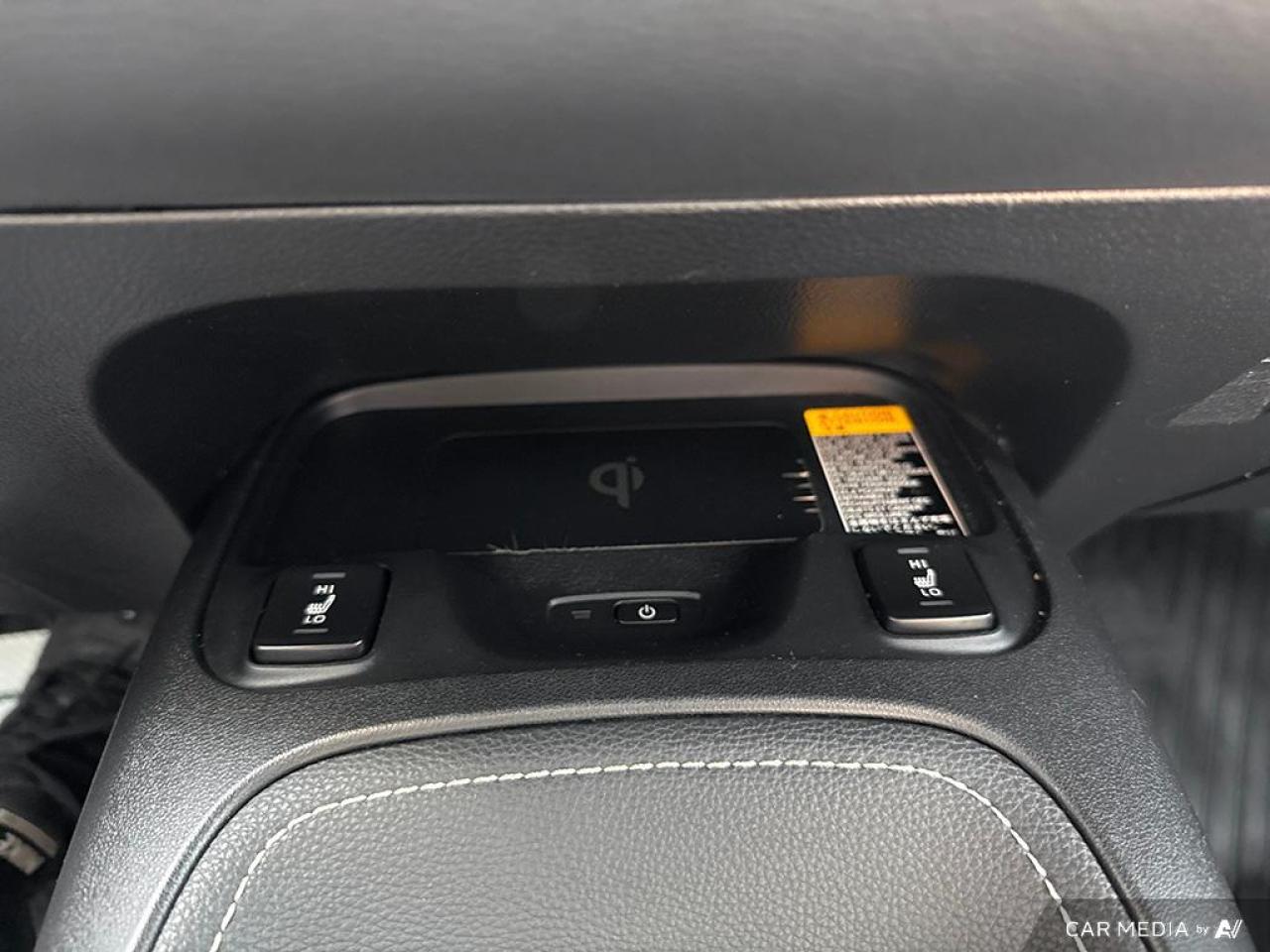 2019 Toyota Corolla SE / HATCHBACK / HTD SEATS / REVERSE CAM / ALLOYS - Photo #18