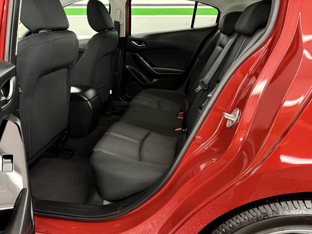 2018 Mazda MAZDA3 GS - Photo #9