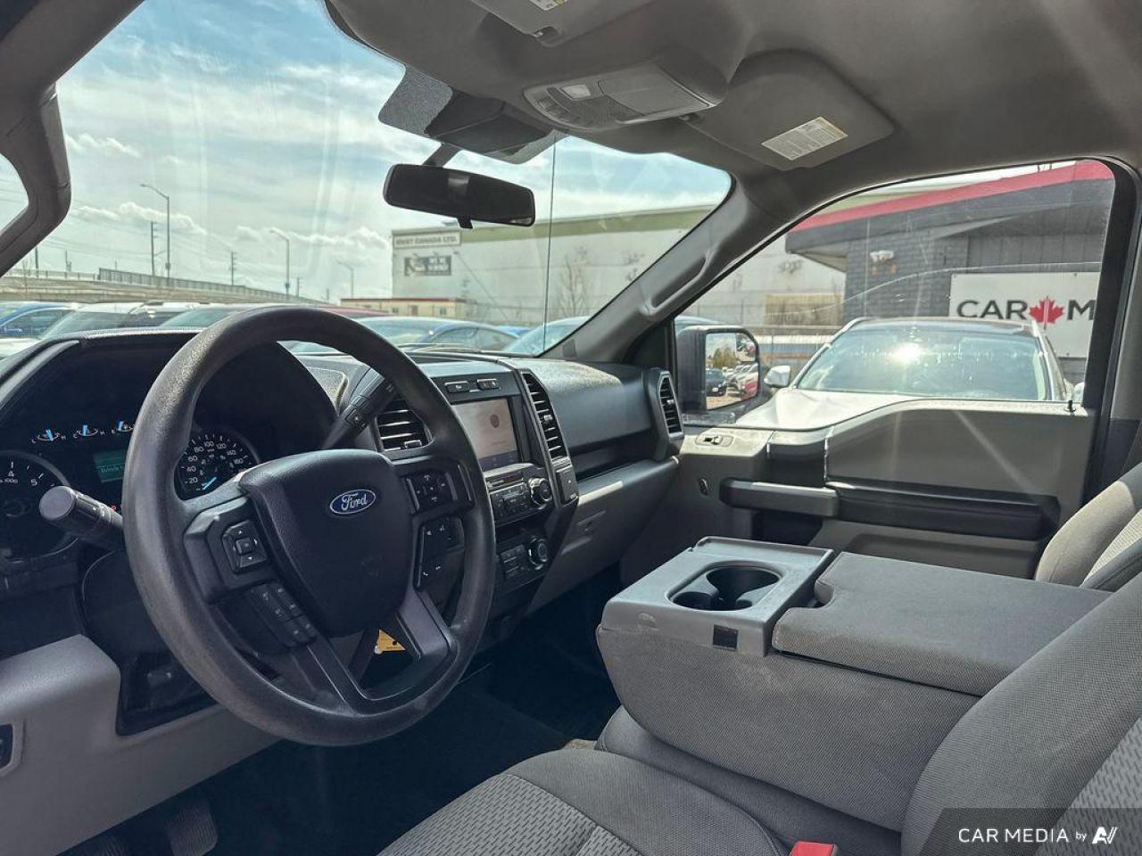 2019 Ford F-150 XLT / CHROME WHEELS / 4X4 /CREW CAB / NO ACCIDENTS - Photo #10