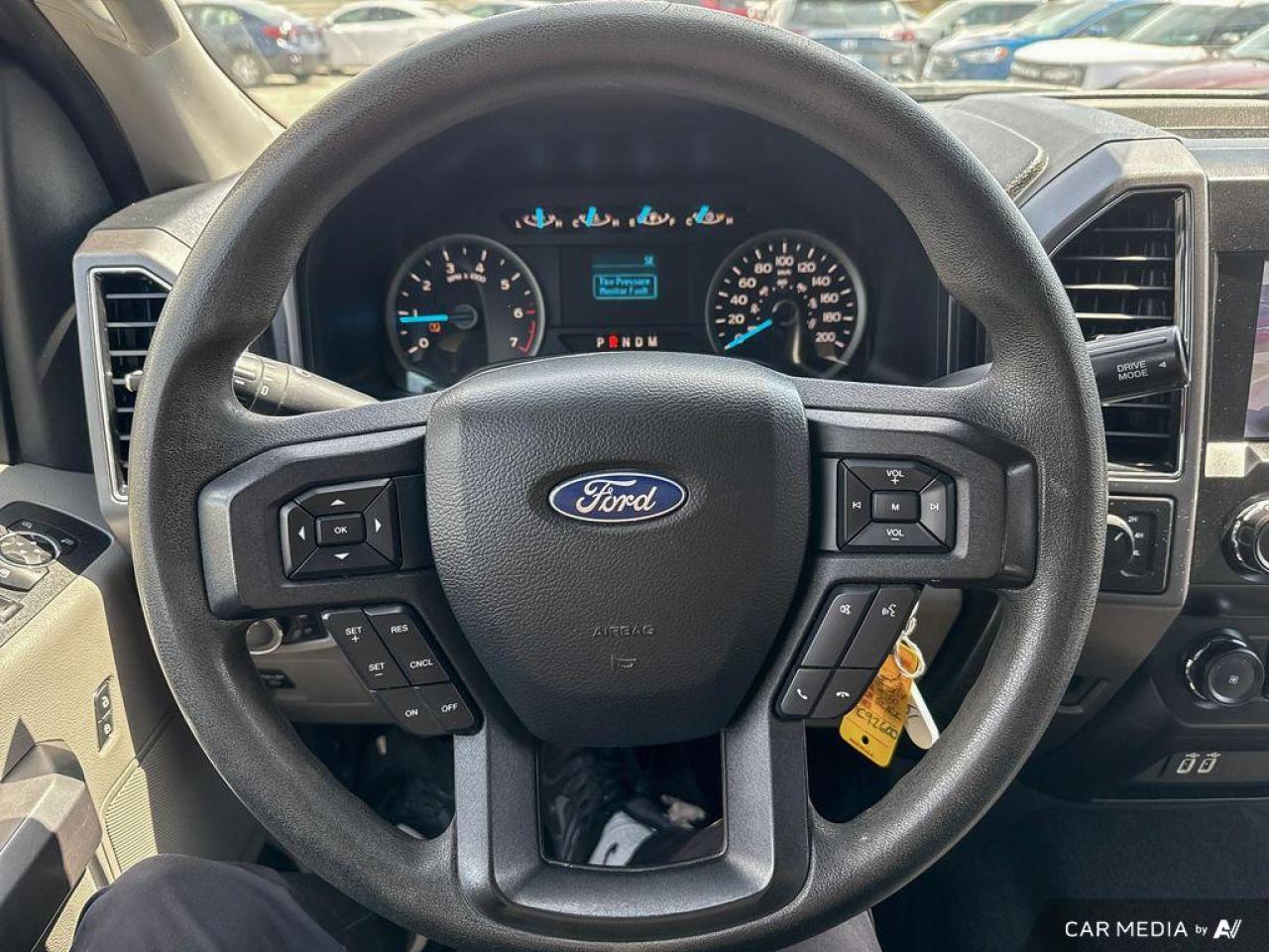 2019 Ford F-150 XLT / CHROME WHEELS / 4X4 /CREW CAB / NO ACCIDENTS - Photo #20