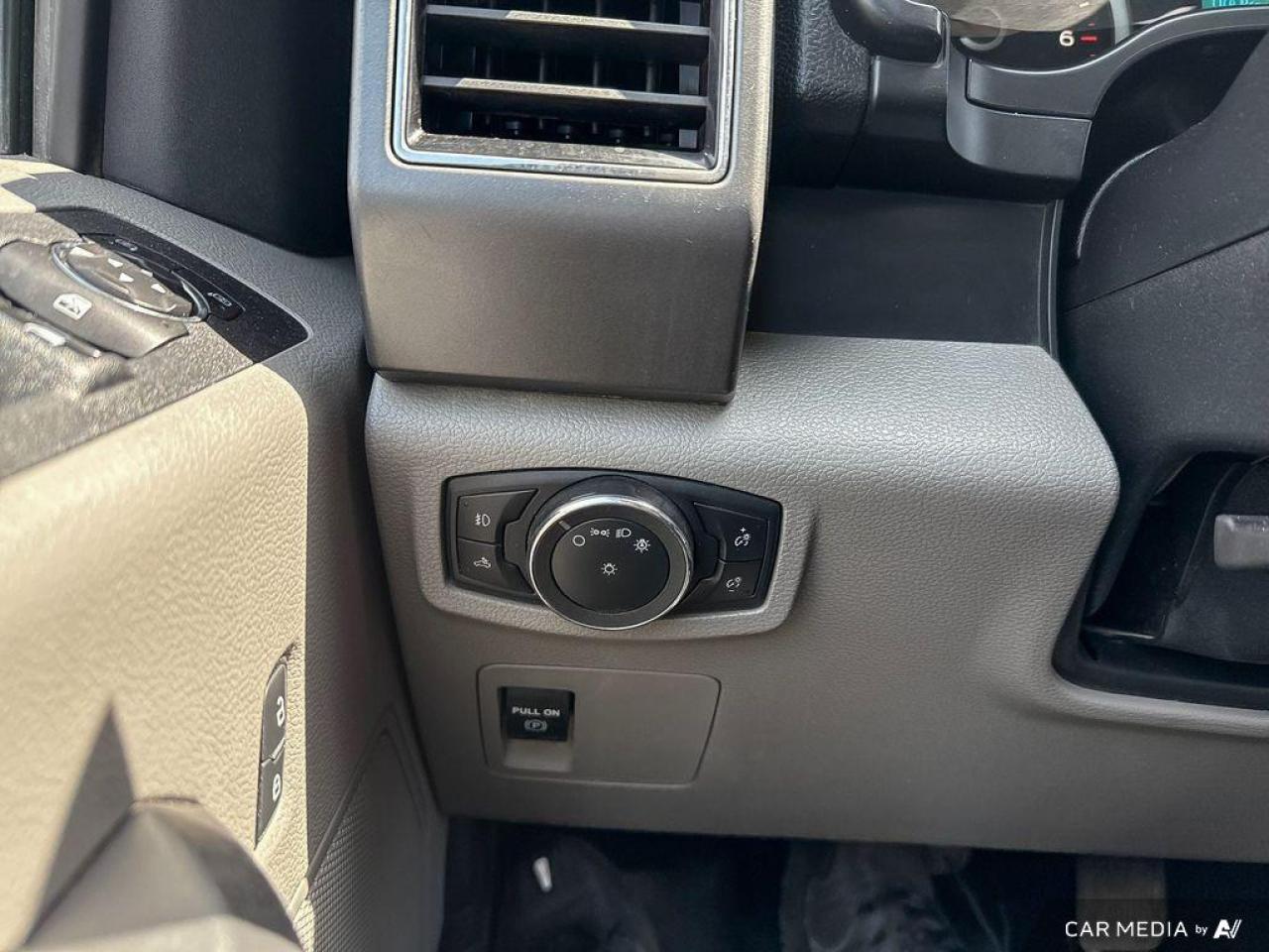 2019 Ford F-150 XLT / CHROME WHEELS / 4X4 /CREW CAB / NO ACCIDENTS - Photo #15