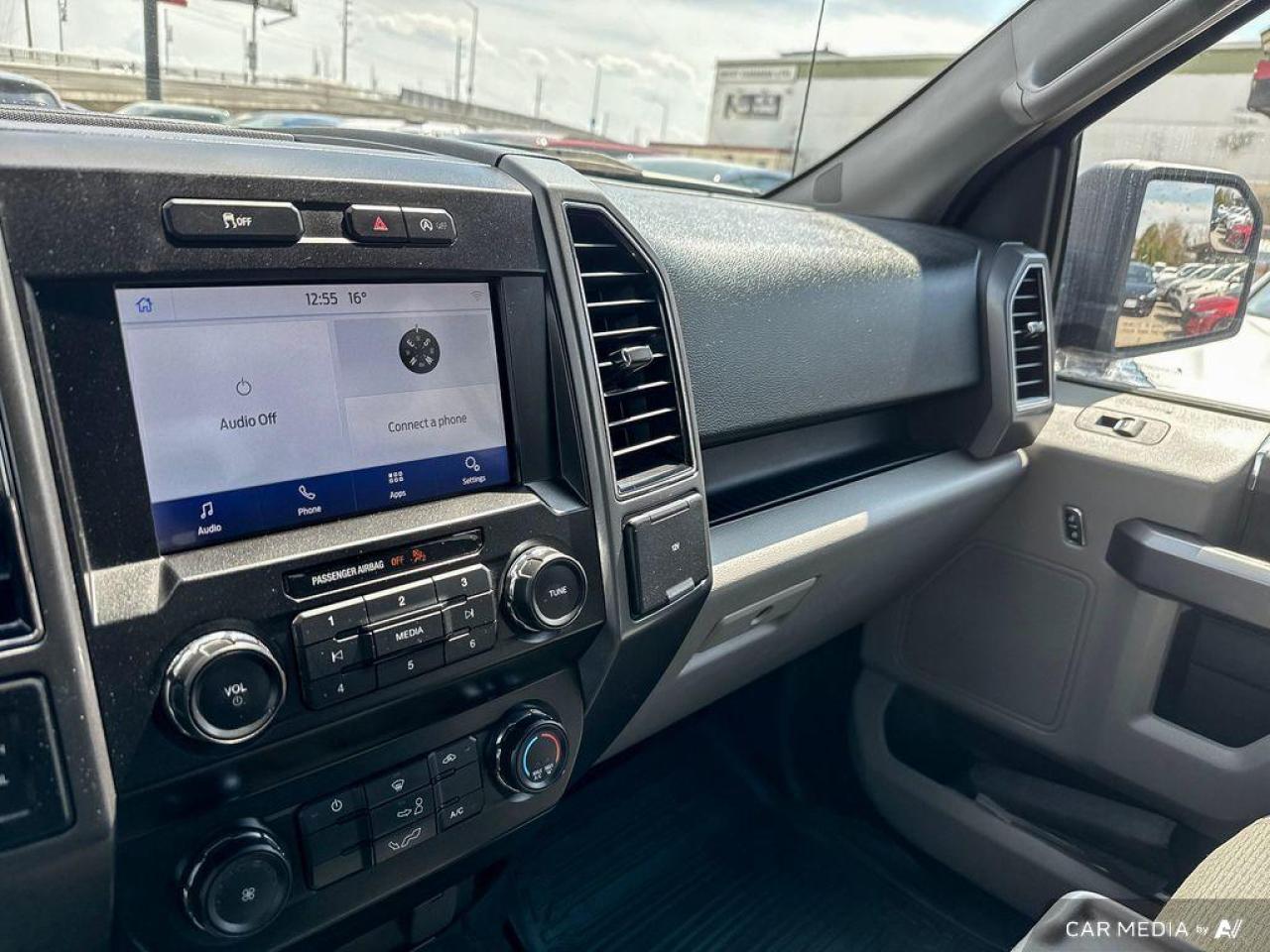 2019 Ford F-150 XLT / CHROME WHEELS / 4X4 /CREW CAB / NO ACCIDENTS - Photo #24