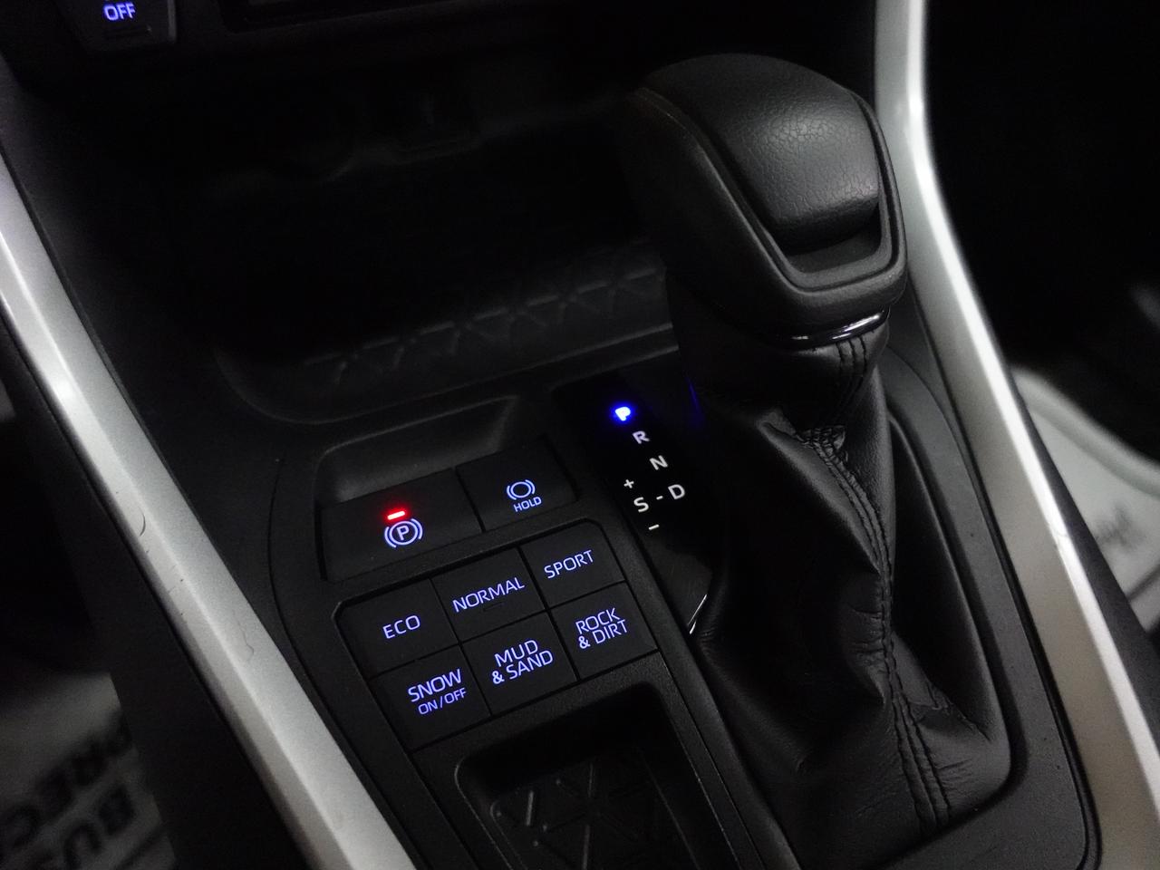 2021 Toyota RAV4 XLE AWD | Sunroof | Heated Seats | BSM | CarPlay
