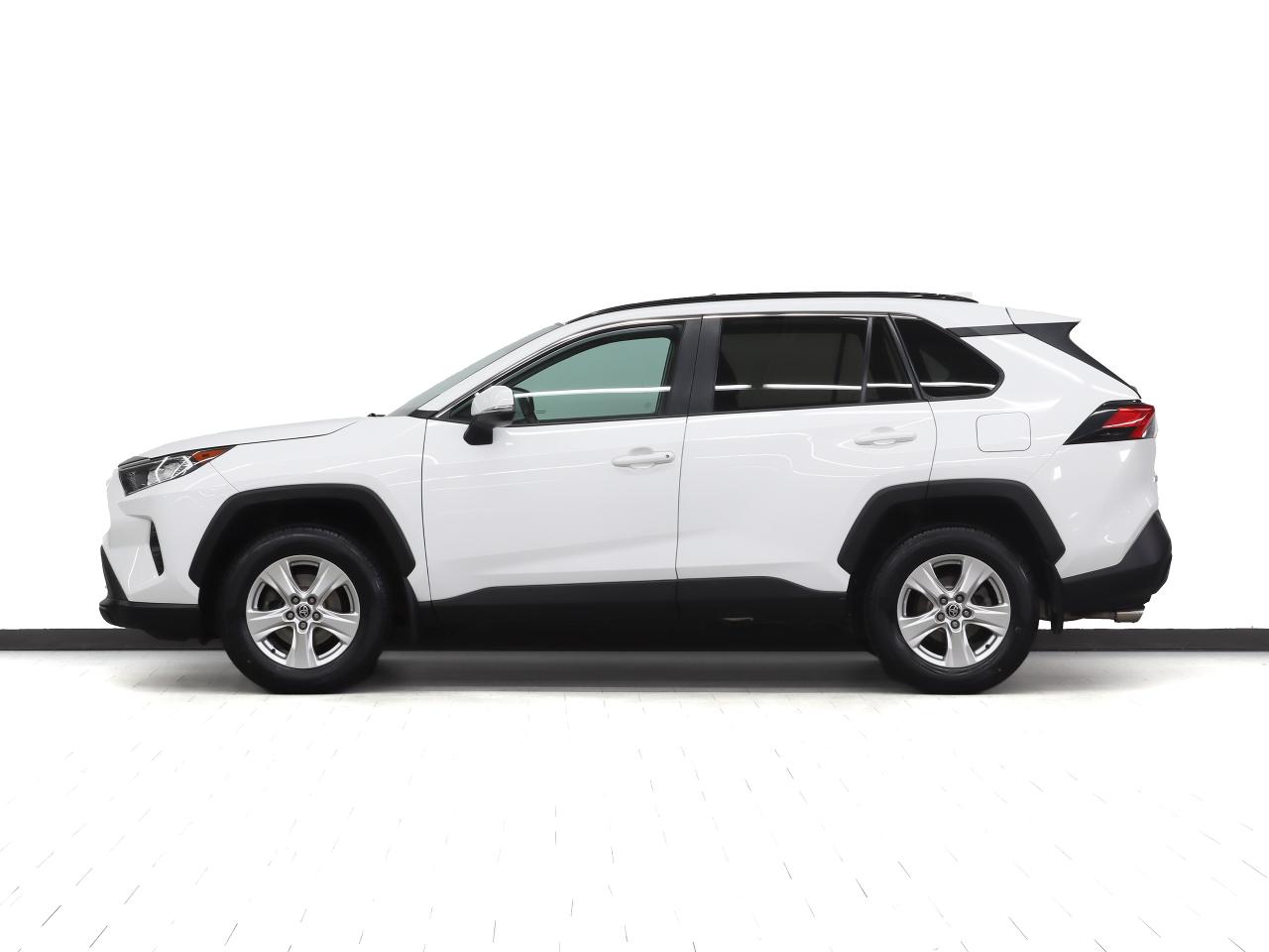 2021 Toyota RAV4 XLE | AWD | Sunroof | Heated Seats | BSM | CarPlay Photo