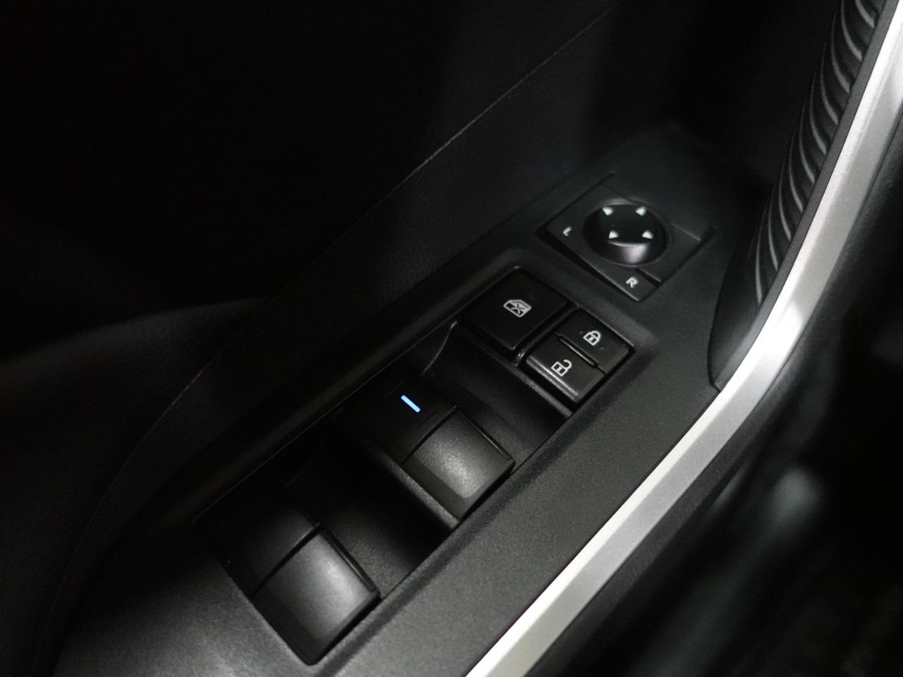 2021 Toyota RAV4 XLE | AWD | Sunroof | Heated Seats | BSM | CarPlay Photo