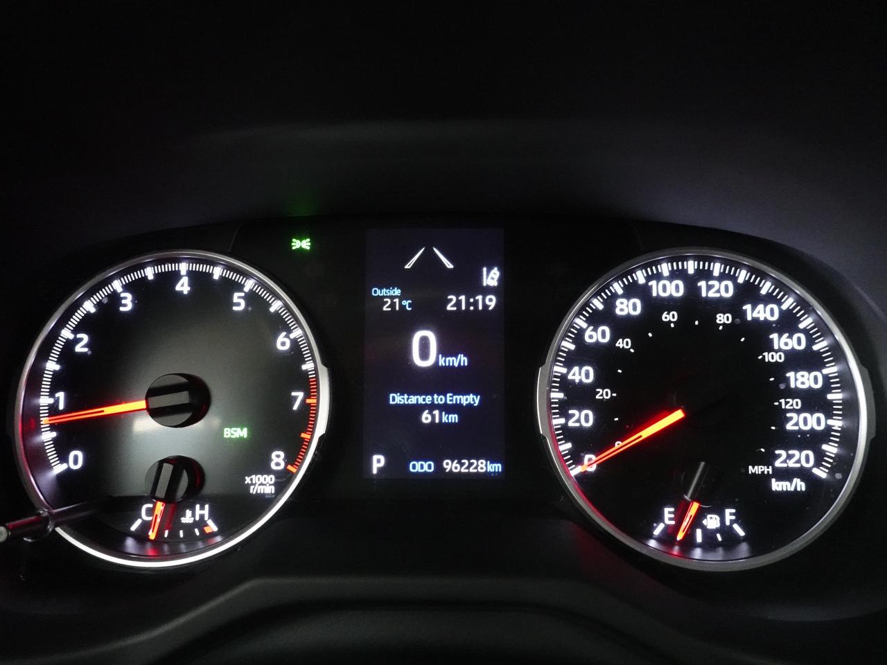2021 Toyota RAV4 XLE AWD | Sunroof | Heated Seats | BSM | CarPlay