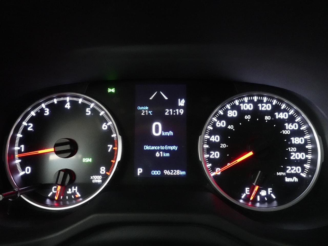 2021 Toyota RAV4 XLE | AWD | Sunroof | Heated Seats | BSM | CarPlay