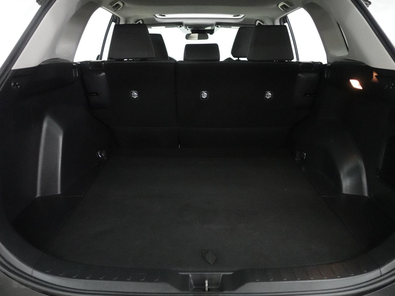 2021 Toyota RAV4 XLE | AWD | Sunroof | Heated Seats | BSM | CarPlay