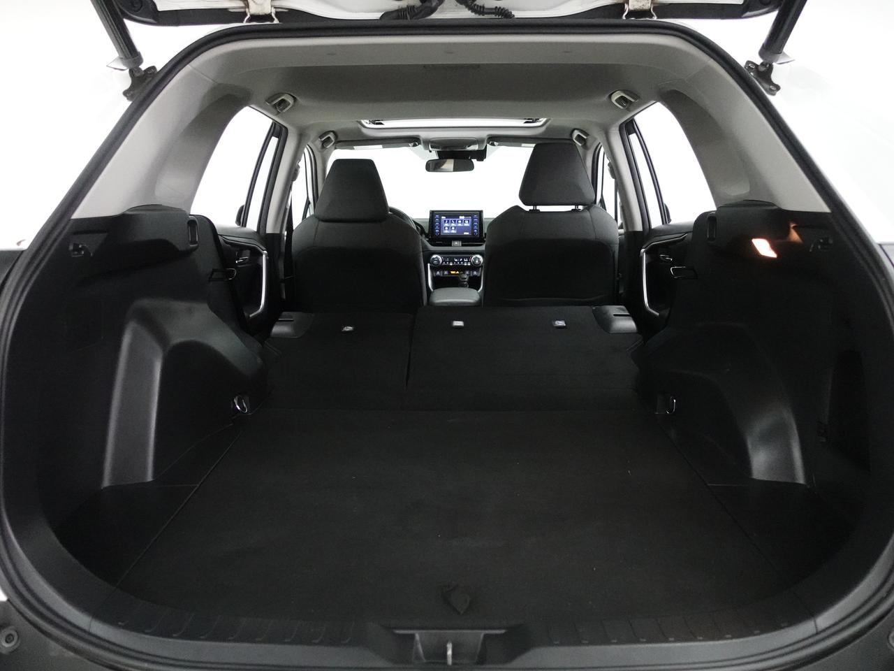 2021 Toyota RAV4 XLE AWD | Sunroof | Heated Seats | BSM | CarPlay
