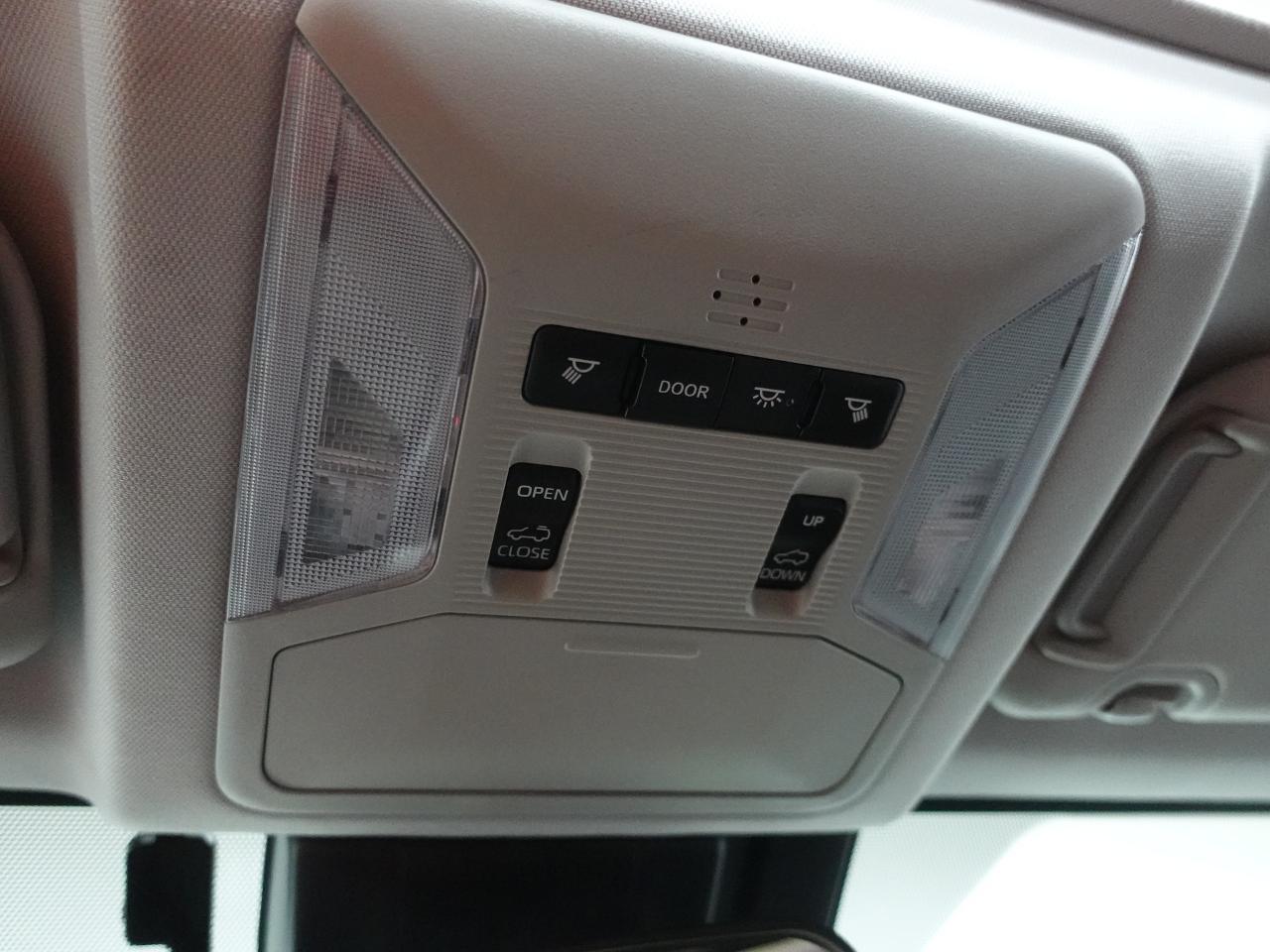 2021 Toyota RAV4 XLE | AWD | Sunroof | Heated Seats | BSM | CarPlay Photo