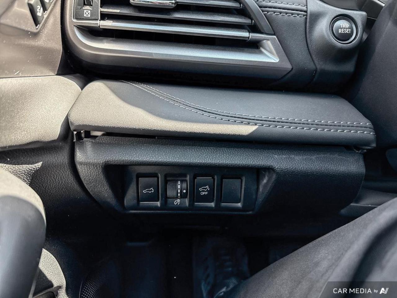 2021 Subaru Outback 2.5i LIMITED / ROOF / NAV / LEATHER / ALLOYS - Photo #14