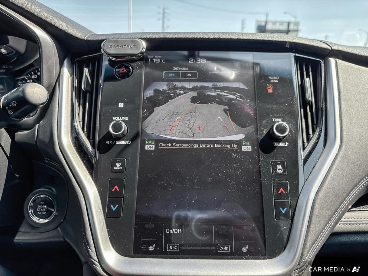 2021 Subaru Outback 2.5i LIMITED / ROOF / NAV / LEATHER / ALLOYS - Photo #16