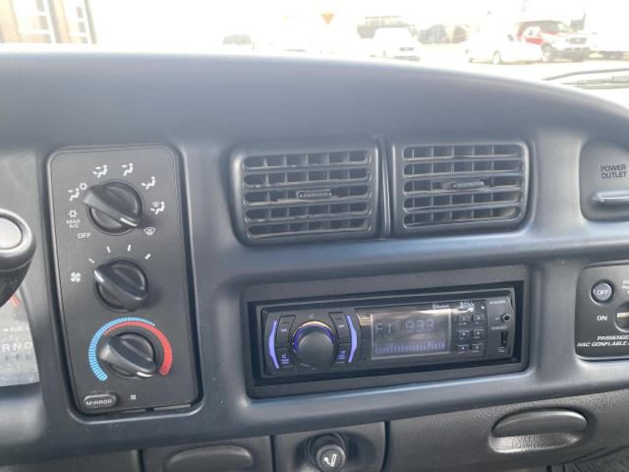 1998 Dodge Ram 1500 QUAD CAB 6.5-FT. BED - Photo #12