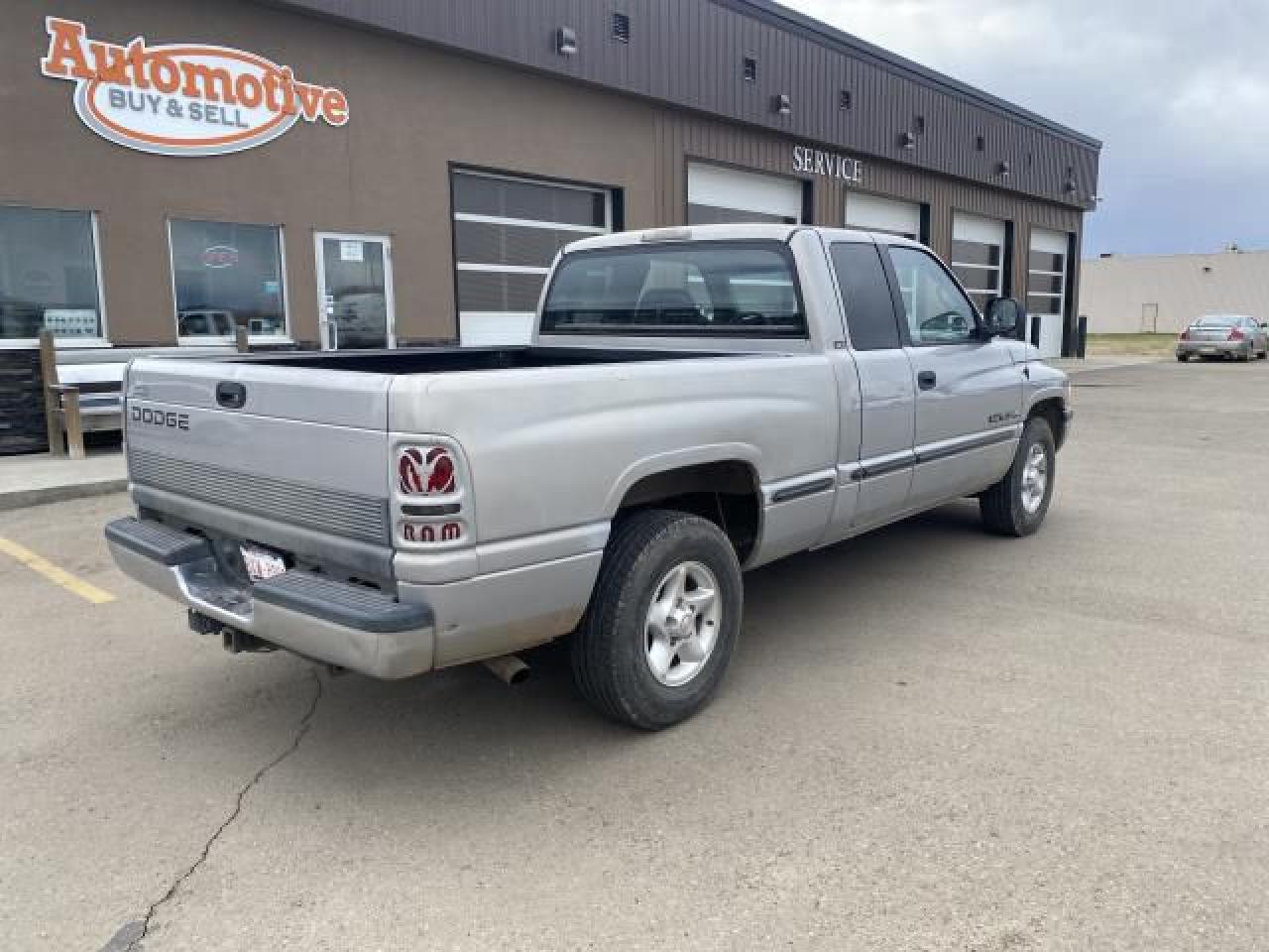 1998 Dodge Ram 1500 QUAD CAB 6.5-FT. BED - Photo #2