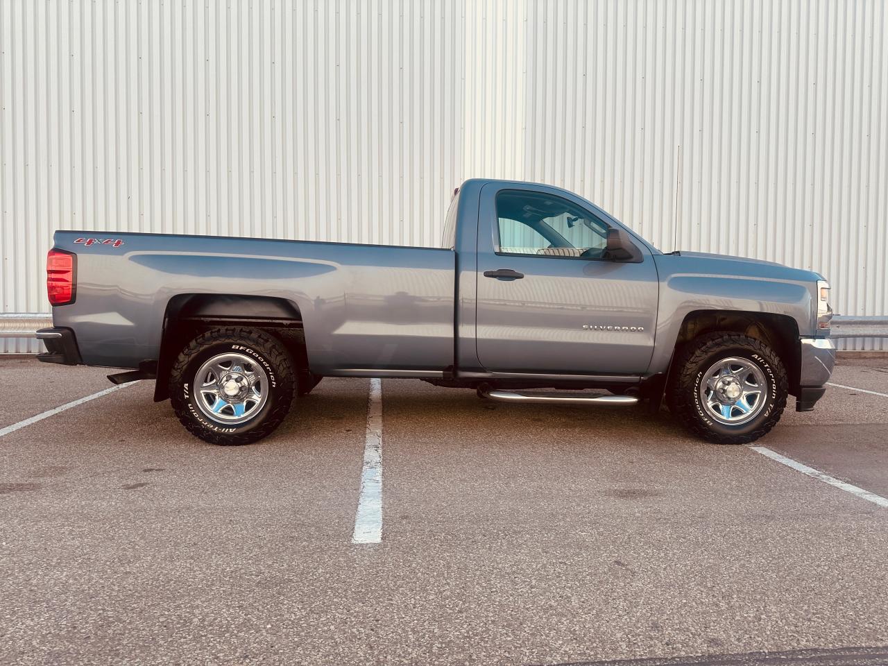 2016 Chevrolet Silverado 1500 REGULAR CAB 8 FT BOX 4WD Photo4
