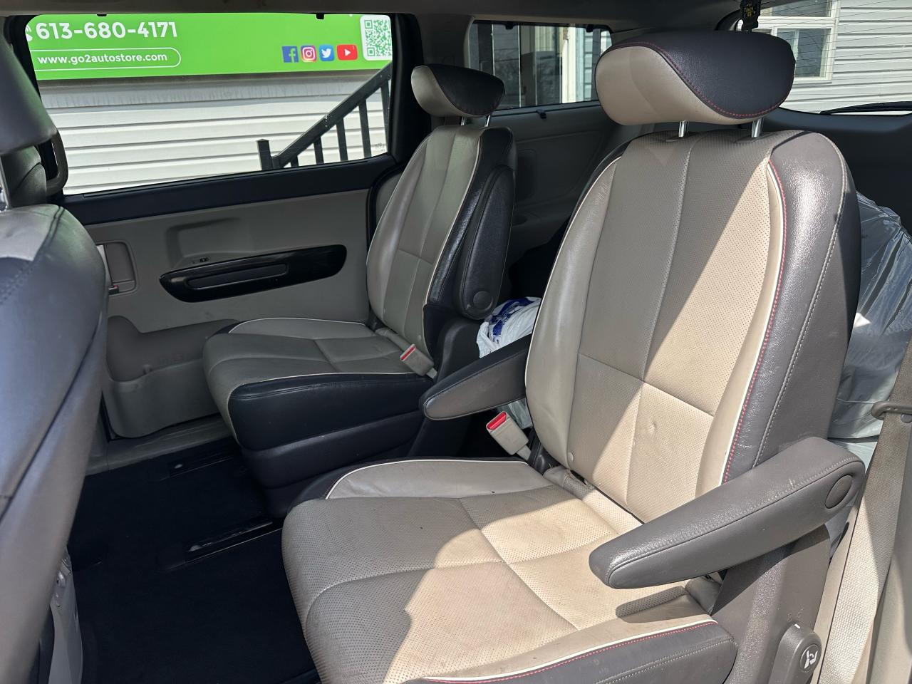 2017 Kia Sedona SX+ - Photo #9