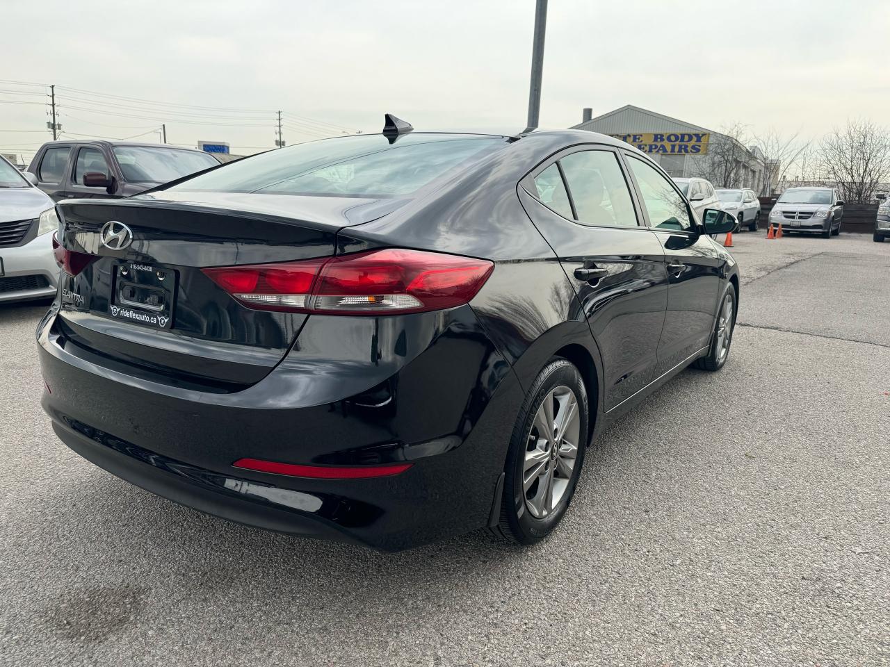 2017 Hyundai Elantra GL Photo4