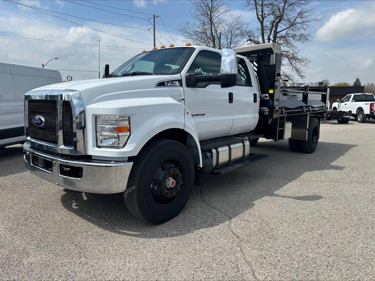 New 2025 Ford F-650 F-750 F-750 SD Diesel Straight Frame for sale in London, ON