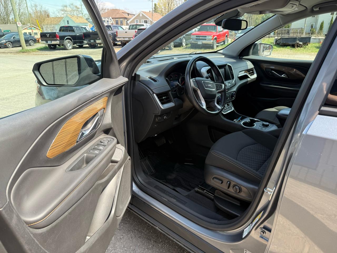 2021 GMC Terrain SLE Elevation - Photo #5