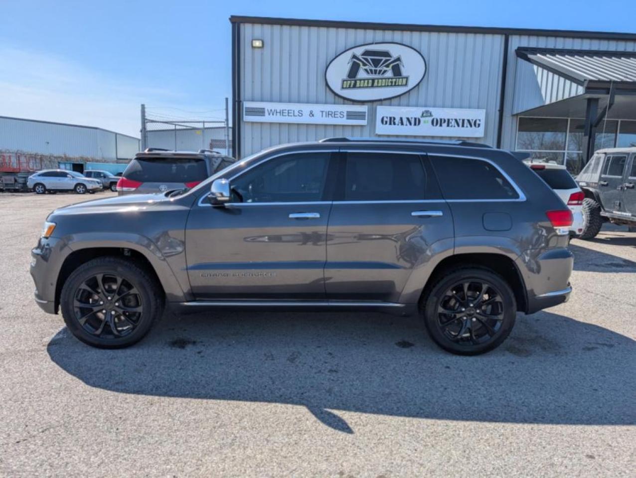 2019 Jeep Grand Cherokee Summit - Photo #2