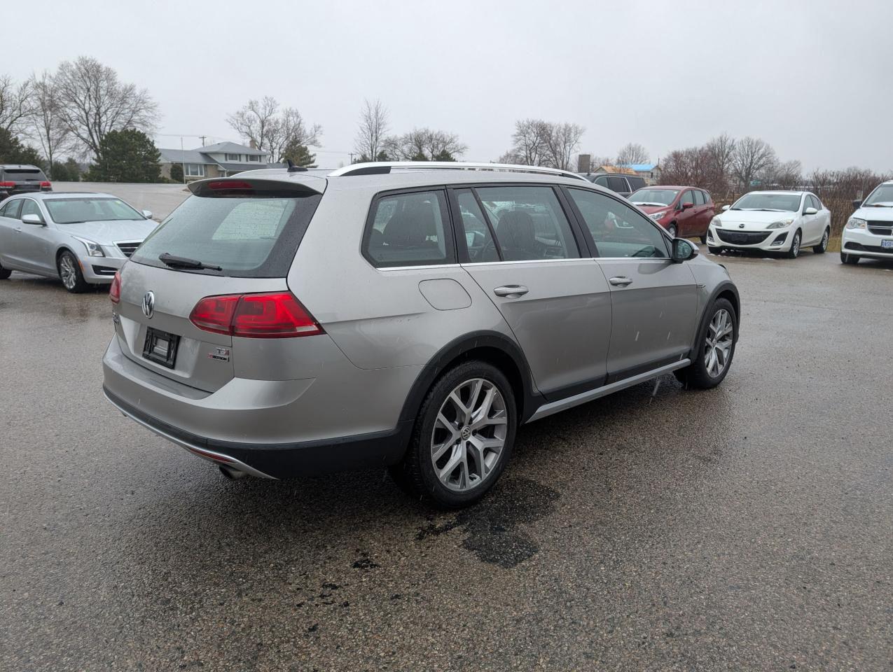 2017 Volkswagen Golf Alltrack " Photo3