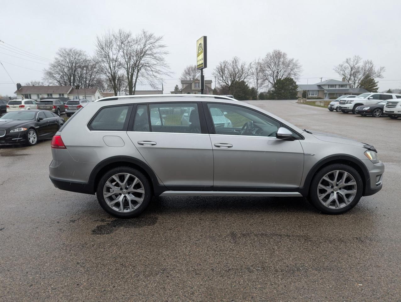2017 Volkswagen Golf Alltrack " Photo4