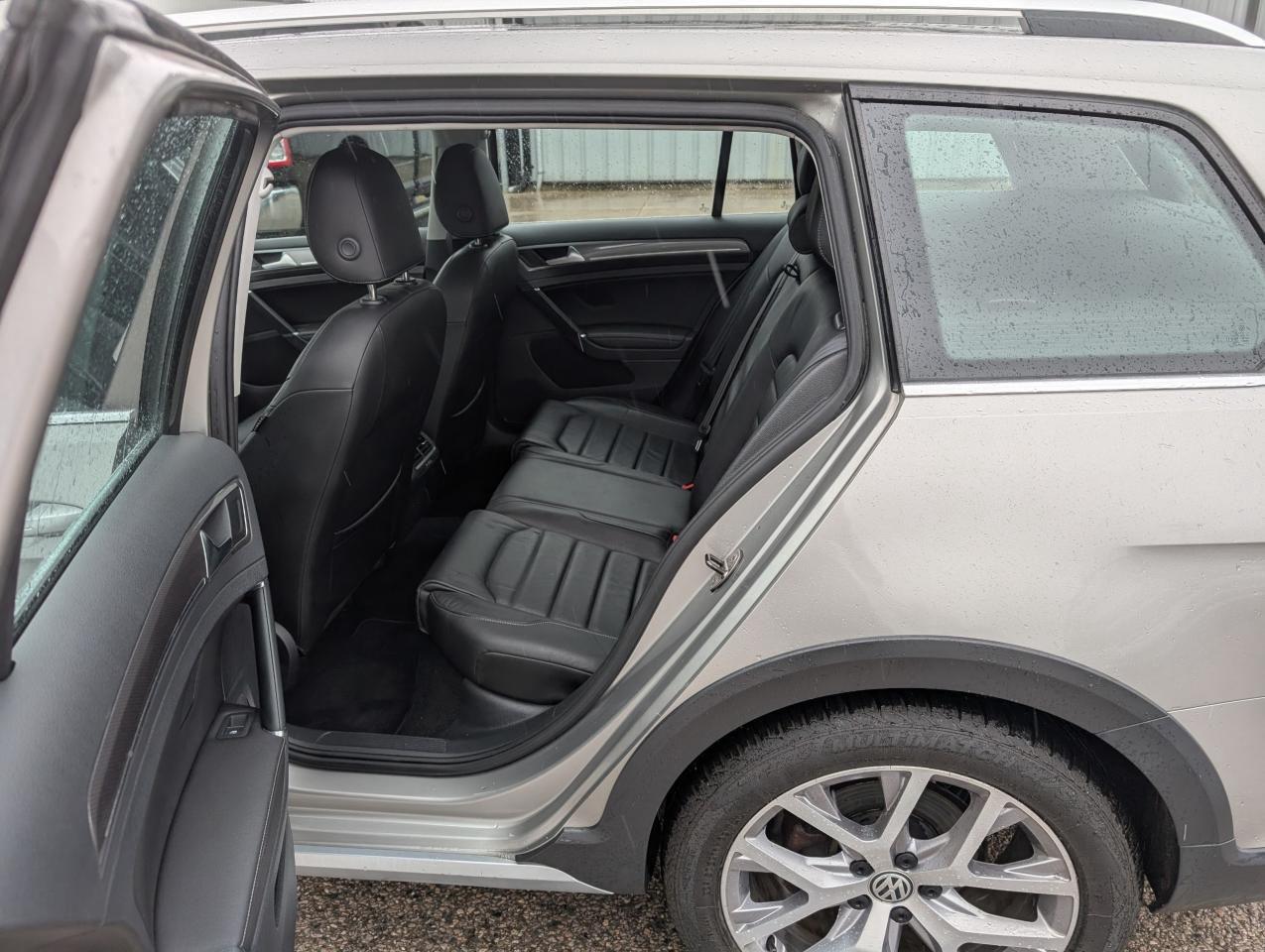 2017 Volkswagen Golf Alltrack " Photo