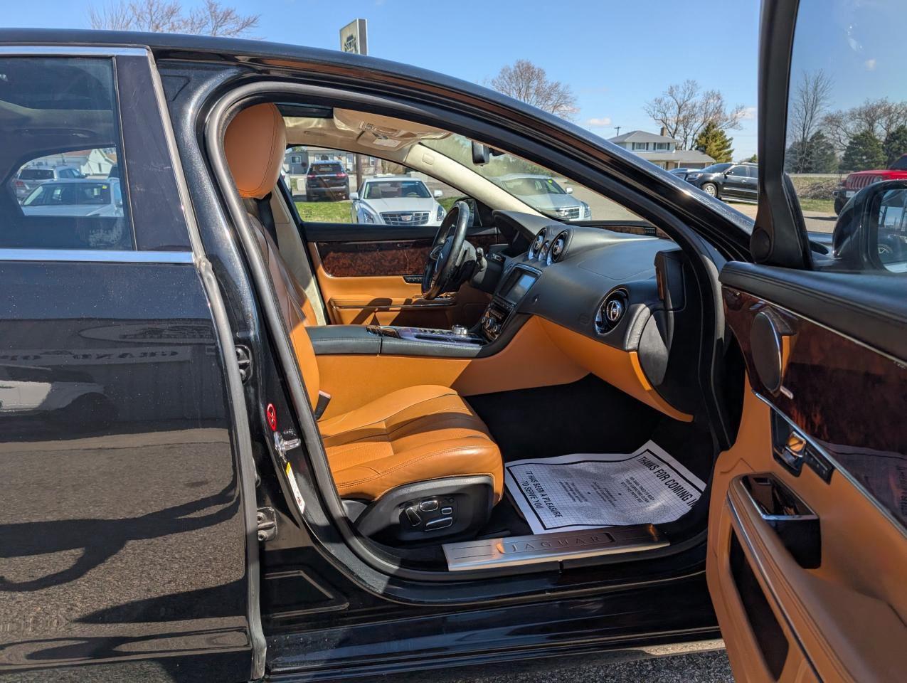2011 Jaguar XJ " Photo