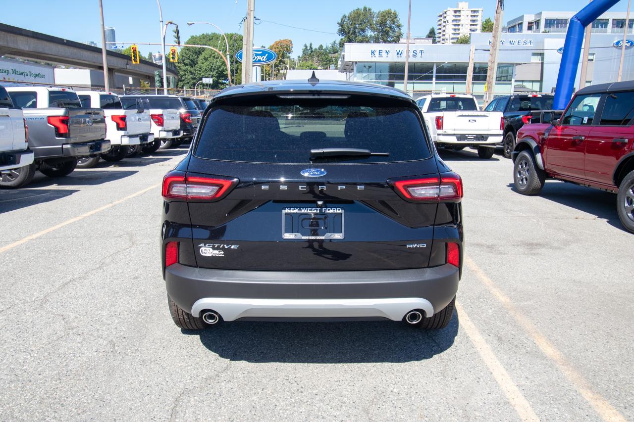 2025 Ford Escape Active AWD Photo5