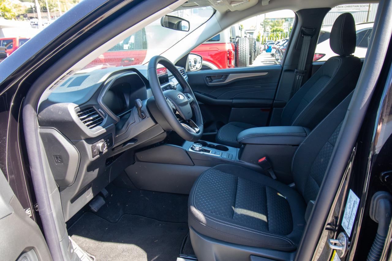 2025 Ford Escape Active AWD Photo5