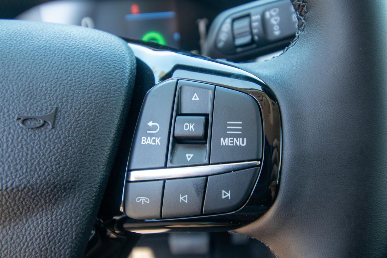 2025 Ford Escape Active AWD Photo5