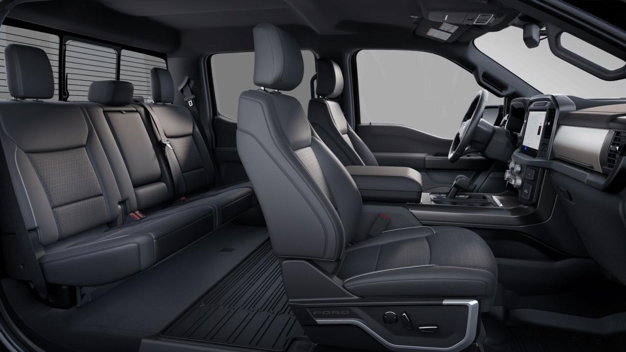 2025 Ford F-150 LARIAT® Photo5
