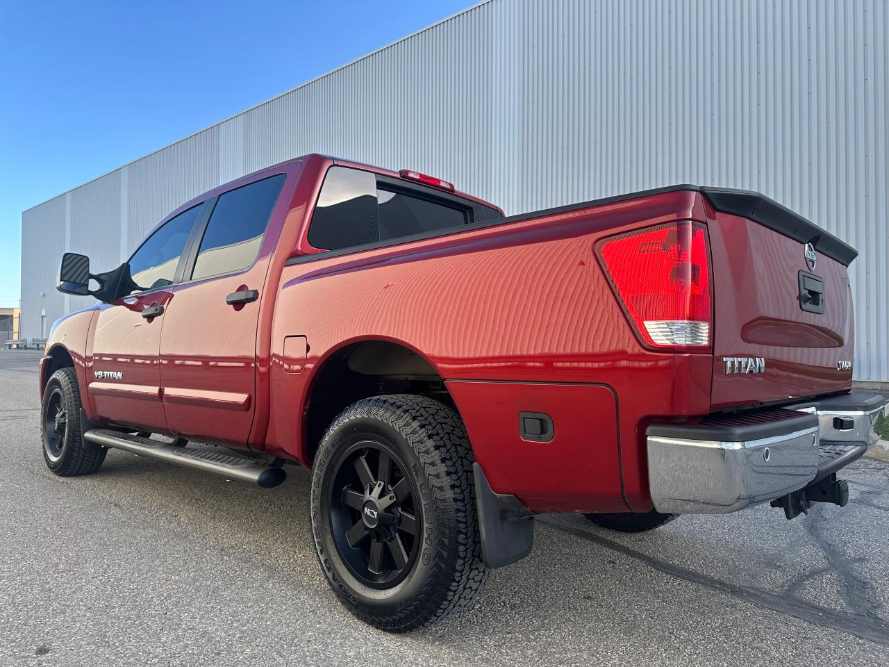 2013 Nissan Titan SV 4WD SHORT WHEEL BASE