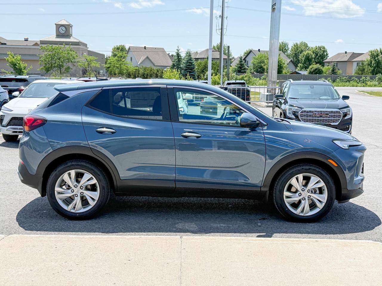 2025 Buick Encore GX Preferred 1.3L 3CYL WITH REMOTE START/ENTRY, HEATED SEATS, HEATED STEERING WHEEL, HD SURROUND VISION, APPLE CARPLAY AND ANDROID AUTO Photo