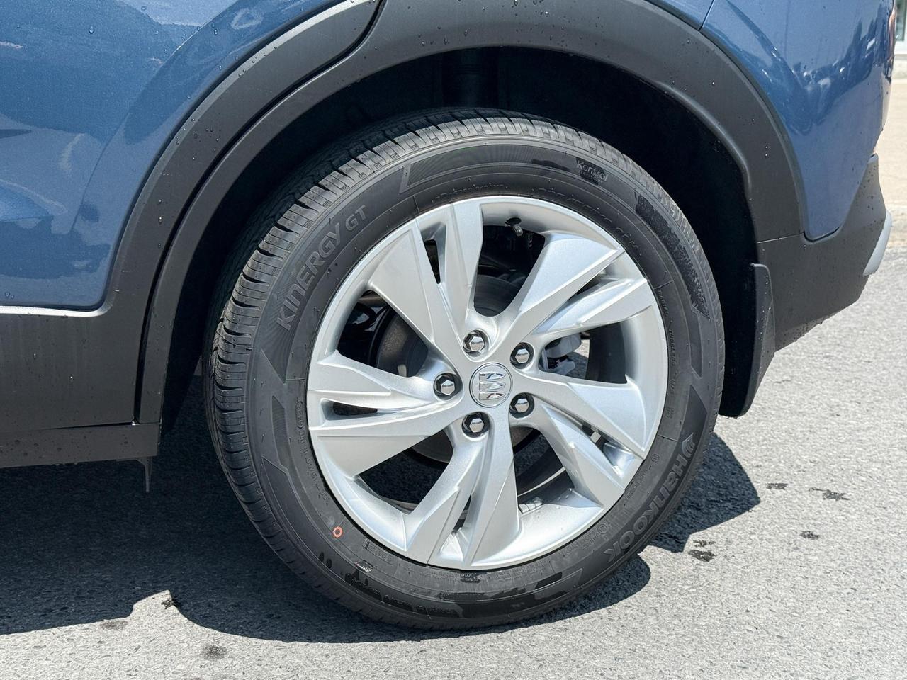 2025 Buick Encore GX Preferred 1.3L 3CYL WITH REMOTE START/ENTRY, HEATED SEATS, HEATED STEERING WHEEL, HD SURROUND VISION, APPLE CARPLAY AND ANDROID AUTO Photo