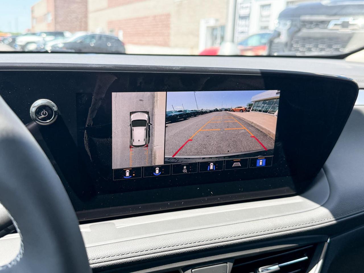 2025 Buick Encore GX Preferred 1.3L 3CYL WITH REMOTE START/ENTRY, HEATED SEATS, HEATED STEERING WHEEL, HD SURROUND VISION, APPLE CARPLAY AND ANDROID AUTO Photo