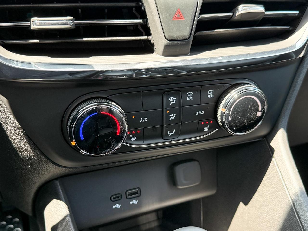 2025 Buick Encore GX Preferred 1.3L 3CYL WITH REMOTE START/ENTRY, HEATED SEATS, HEATED STEERING WHEEL, HD SURROUND VISION, APPLE CARPLAY AND ANDROID AUTO Photo