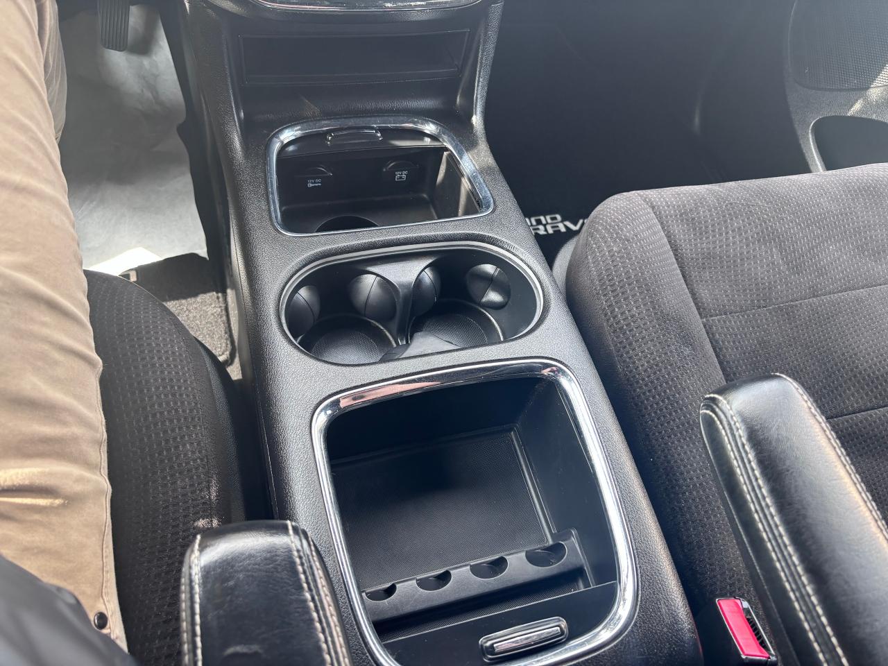 2014 Dodge Grand Caravan STOW N GO ONE OWNER - Photo #20