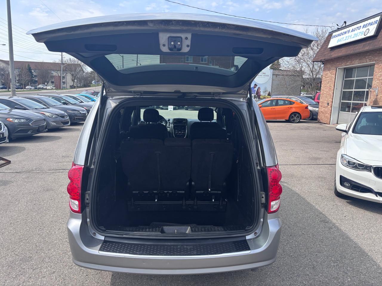2014 Dodge Grand Caravan STOW N GO ONE OWNER - Photo #9