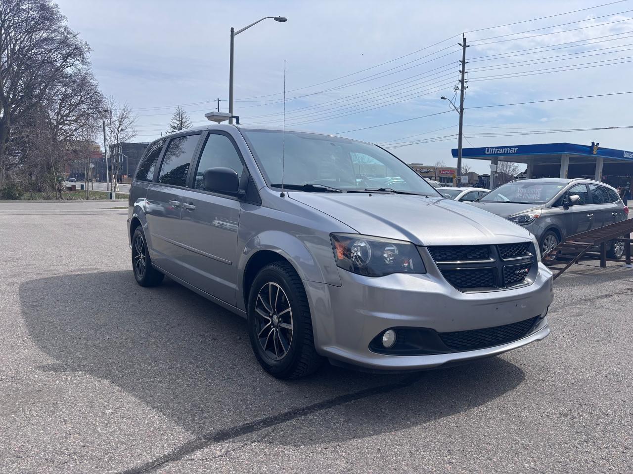2014 Dodge Grand Caravan STOW N GO ONE OWNER - Photo #5
