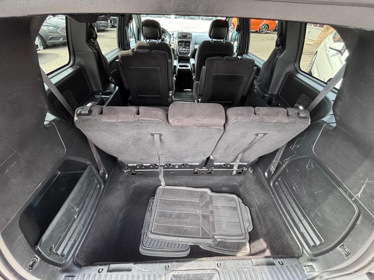 2014 Dodge Grand Caravan STOW N GO ONE OWNER - Photo #10